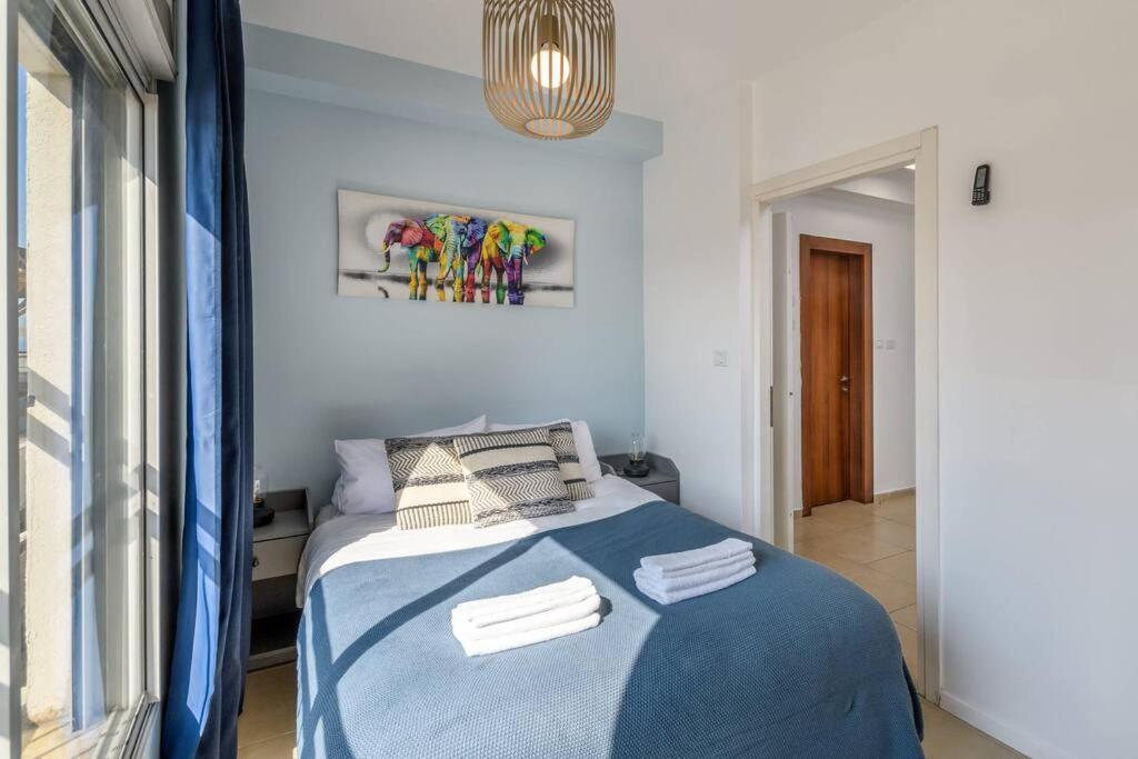 Superb Beachside Duplex 3rooms - Terrace & Mamad Apartment