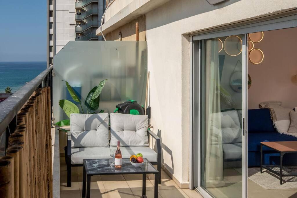Superb Beachside Duplex 3rooms - Terrace & Mamad Tel Aviv